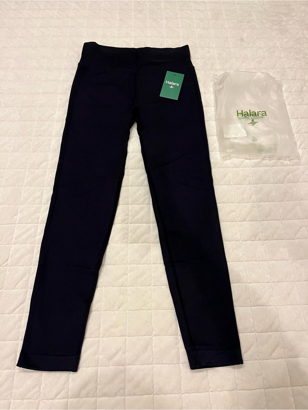 HALARA women’s black butt-lifting leggings